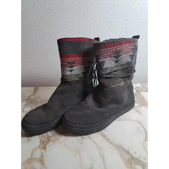 Toms Aztec NEPAL Gray Suede Leather Faux Fur Moccasins Boots S8 - Picture 3 of 6
